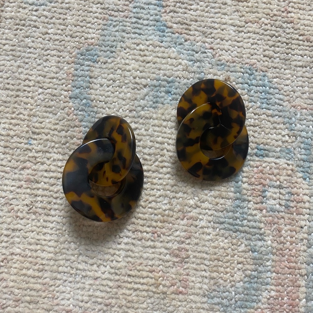 Tuckernuck Brown and Black Tortoiseshell Hair Accessories